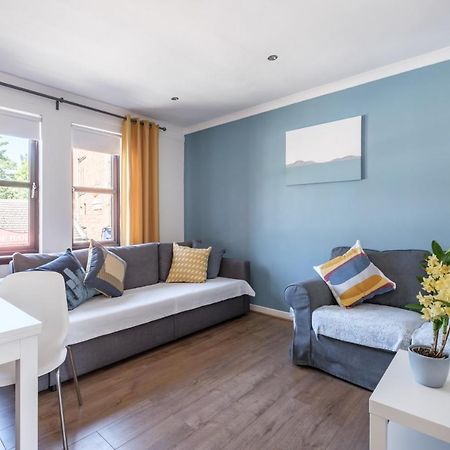 The Douglas - Spacious 2 Bed Apartment In Uddingston Eksteriør billede