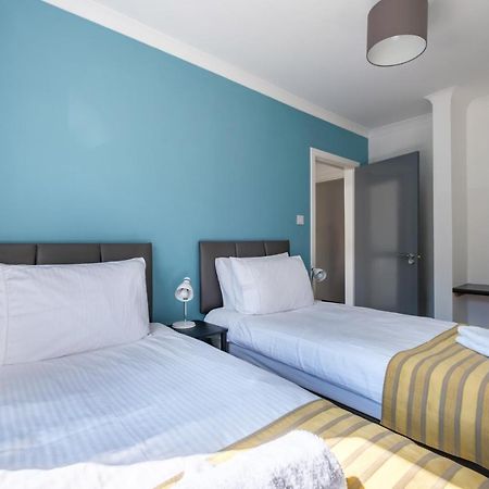 The Douglas - Spacious 2 Bed Apartment In Uddingston Eksteriør billede