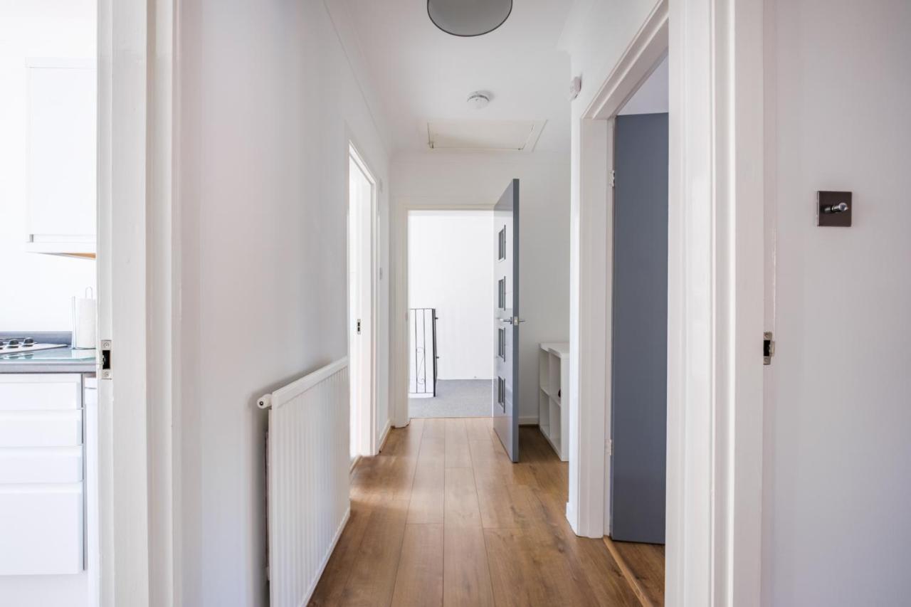 The Douglas - Spacious 2 Bed Apartment In Uddingston Eksteriør billede
