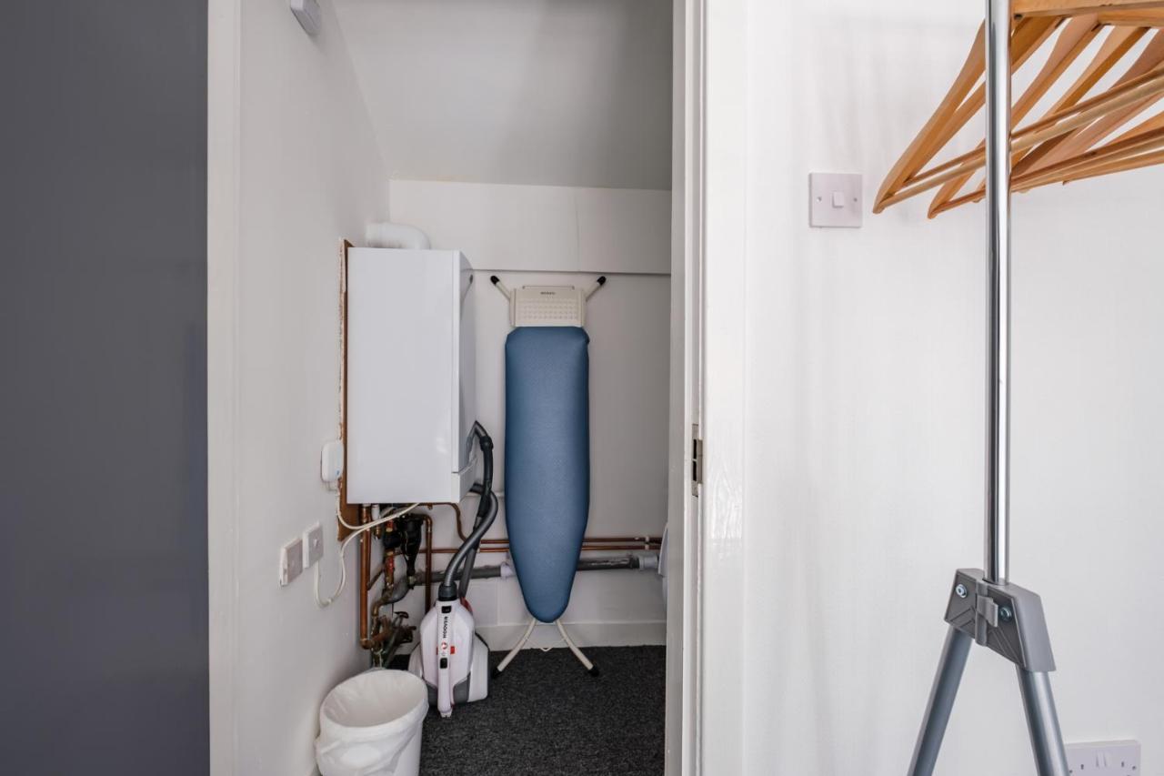 The Douglas - Spacious 2 Bed Apartment In Uddingston Eksteriør billede