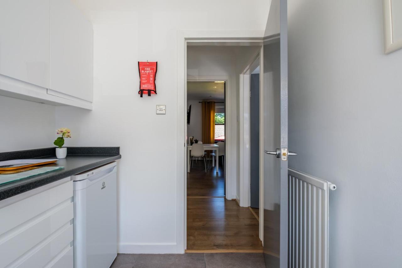 The Douglas - Spacious 2 Bed Apartment In Uddingston Eksteriør billede