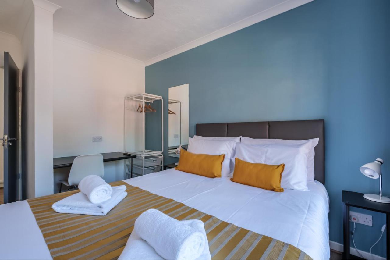 The Douglas - Spacious 2 Bed Apartment In Uddingston Eksteriør billede
