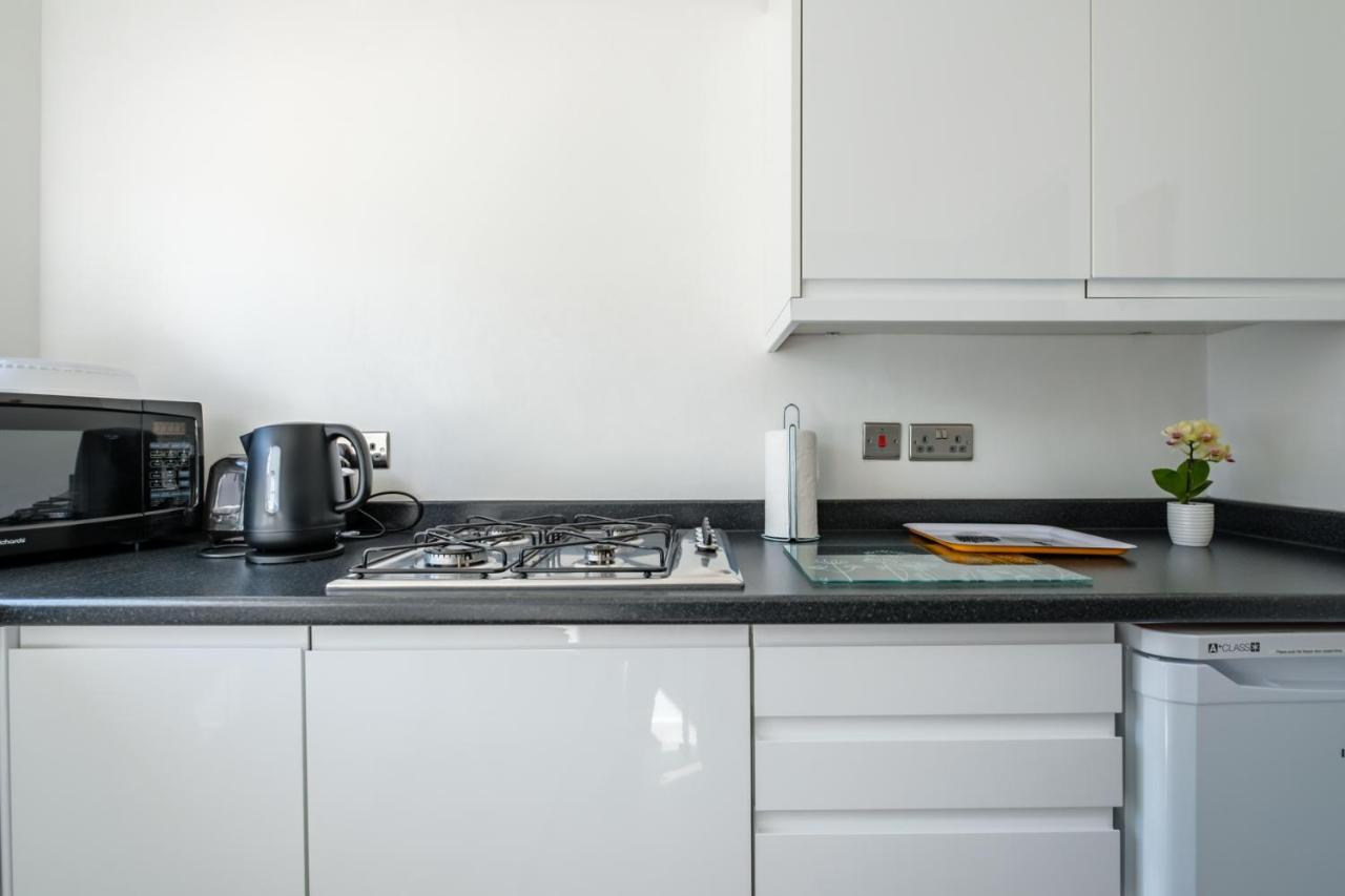 The Douglas - Spacious 2 Bed Apartment In Uddingston Eksteriør billede