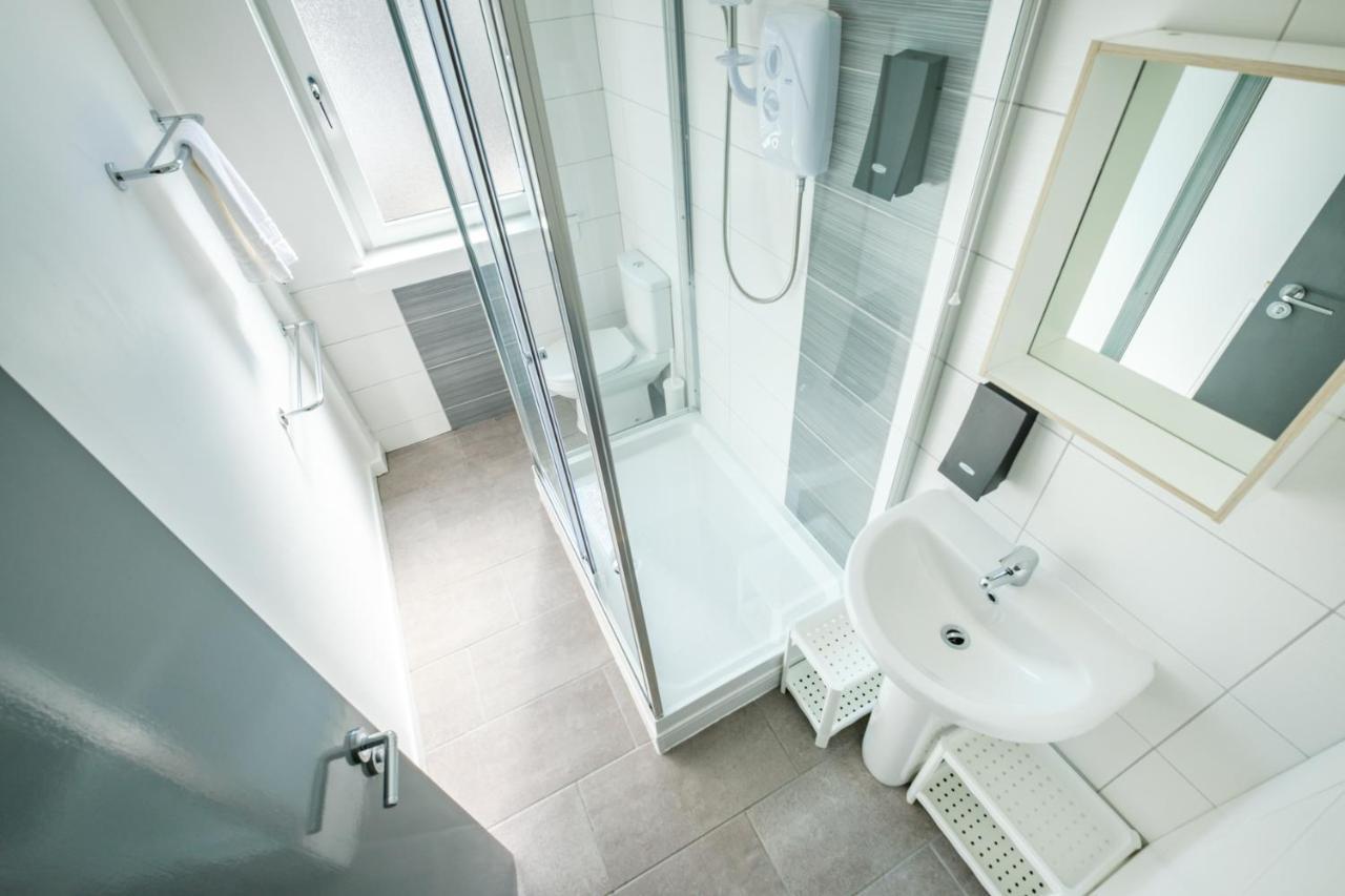 The Douglas - Spacious 2 Bed Apartment In Uddingston Eksteriør billede