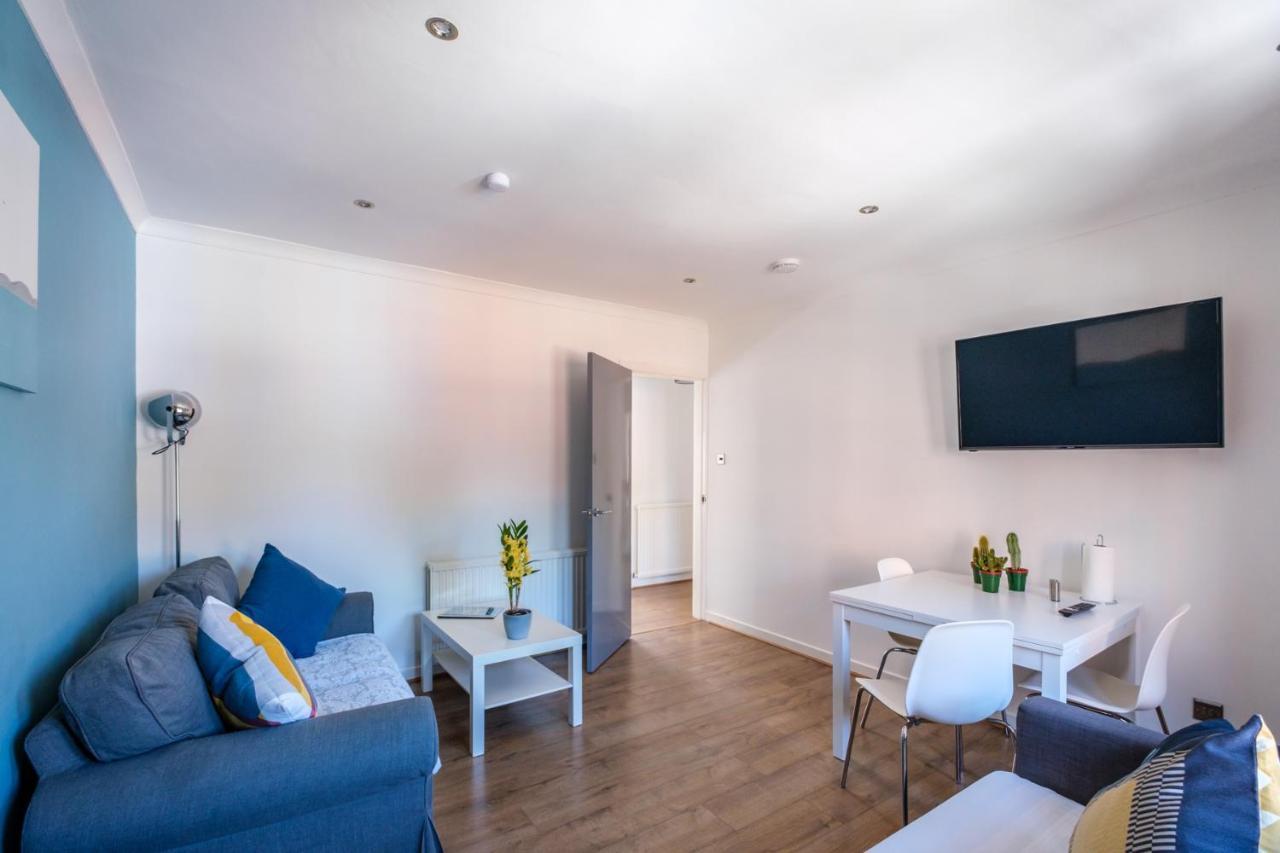 The Douglas - Spacious 2 Bed Apartment In Uddingston Eksteriør billede