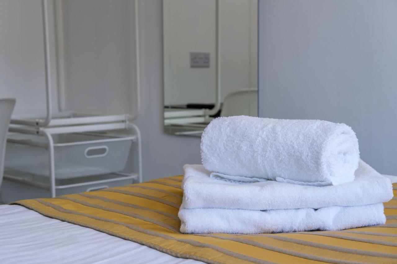 The Douglas - Spacious 2 Bed Apartment In Uddingston Eksteriør billede